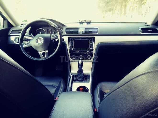 Volkswagen Passat 2013, 132,300 km - 2.5 л - Sumqayıt
