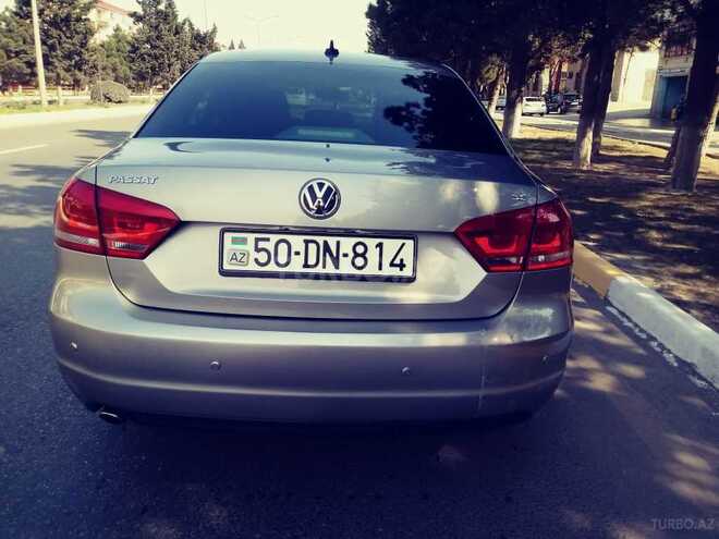 Volkswagen Passat 2013, 132,300 km - 2.5 л - Sumqayıt