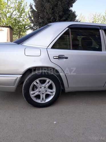 Mercedes E 220 1994, 505,000 km - 2.2 l - Xırdalan