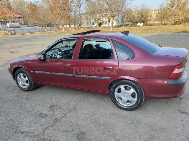 Opel Vectra 1998, 192,455 km - 1.6 l - Qazax