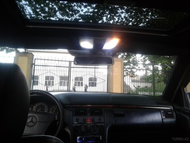 Mercedes E 240 1997, 217,532 km - 2.4 l - Mingəçevir