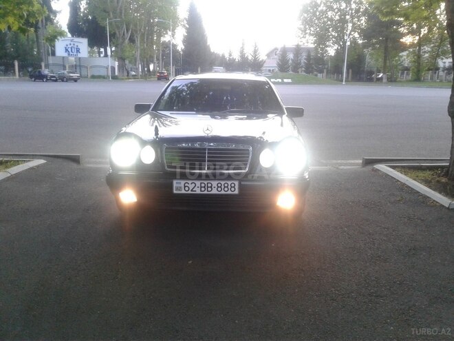 Mercedes E 240 1997, 217,532 km - 2.4 l - Mingəçevir
