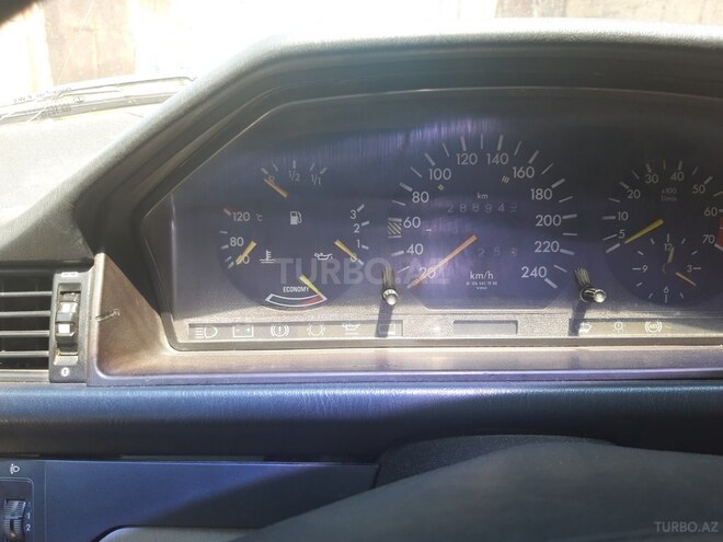 Mercedes E 260 1988, 258,000 km - 2.6 л - Sumqayıt