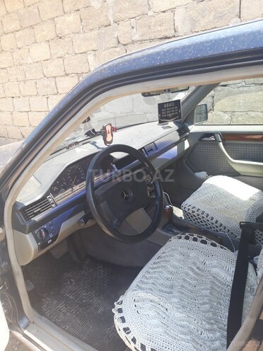 Mercedes E 260 1988, 258,000 km - 2.6 л - Sumqayıt