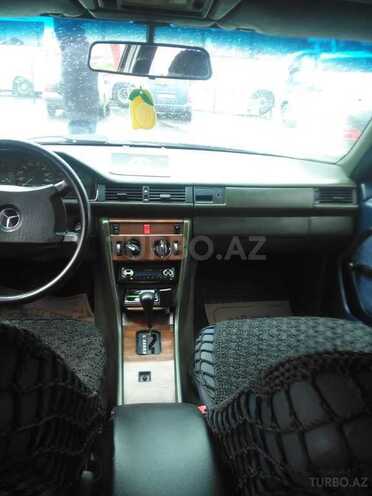 Mercedes E 250 1987, 492,357 km - 2.5 l - Bakı