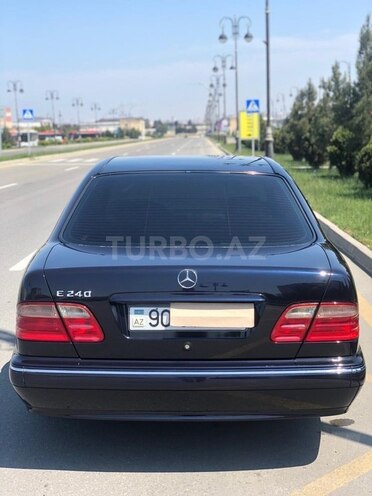 Mercedes E 240 2001, 255,000 km - 2.6 л - Bakı