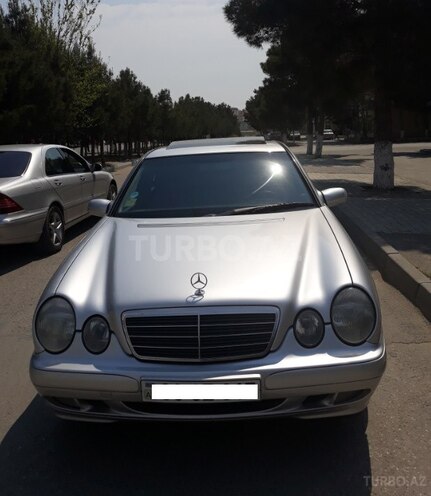 Mercedes E 270 2001, 370,000 km - 2.7 л - Xırdalan