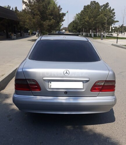 Mercedes E 270 2001, 370,000 km - 2.7 л - Xırdalan