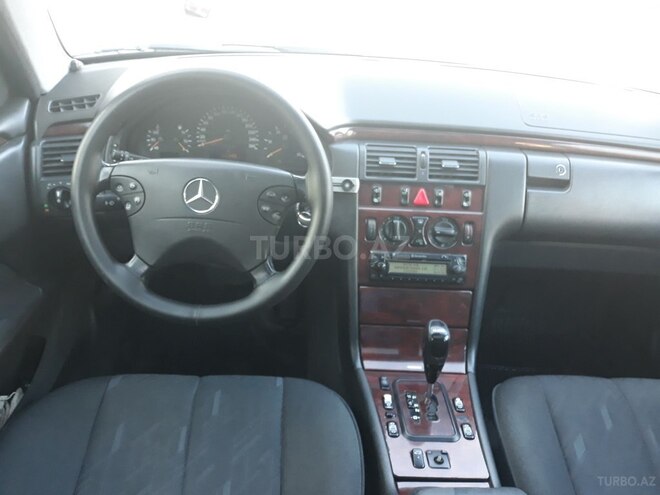 Mercedes E 270 2001, 370,000 km - 2.7 л - Xırdalan