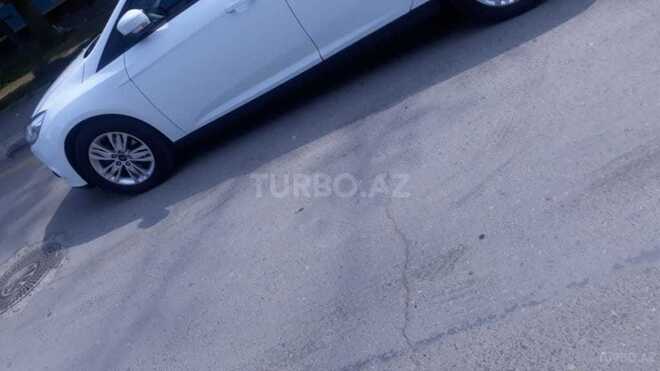 Ford Focus 2014, 129,200 km - 1.6 l - Naftalan