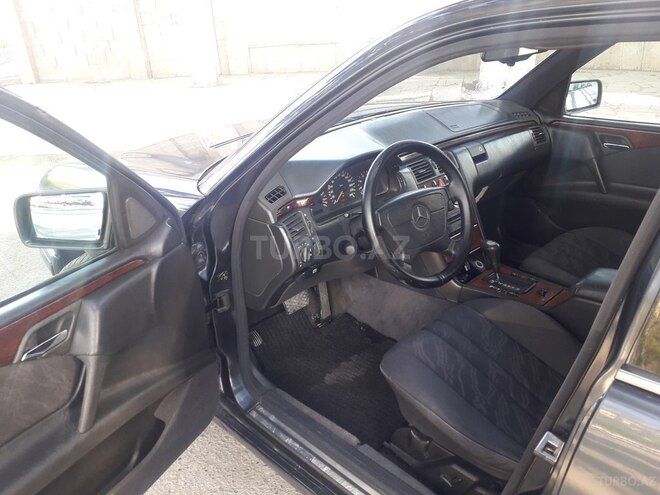 Mercedes E 230 1996, 436,113 km - 2.3 l - Sumqayıt