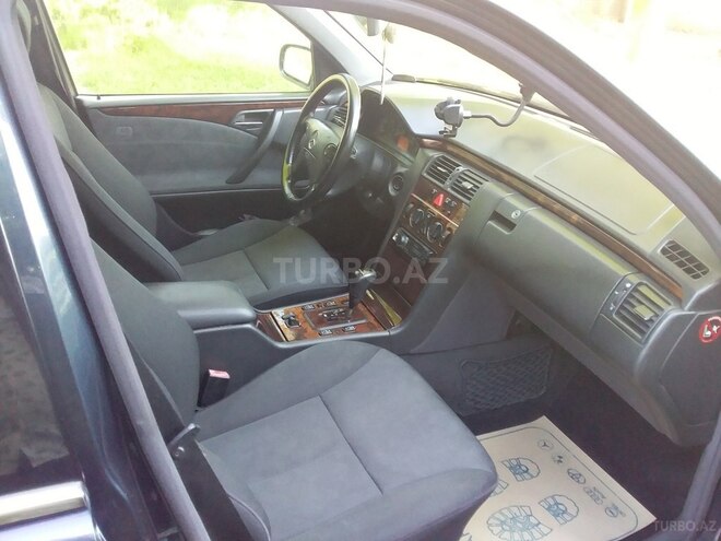 Mercedes E 240 2001, 298,000 km - 2.6 l - Zərdab