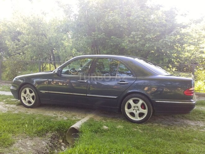 Mercedes E 240 2001, 298,000 km - 2.6 l - Zərdab