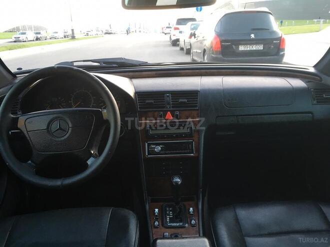 Mercedes C 230 1997, 266,767 km - 2.3 l - Bakı