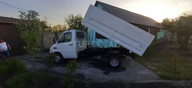 Mercedes Sprinter 516 2004, 106,000 km - 2.7 l - Zaqatala