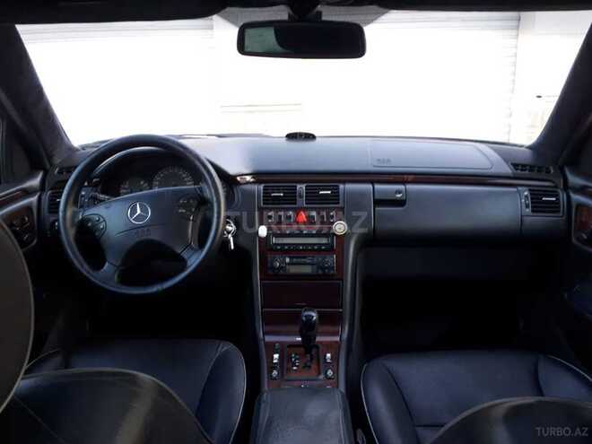 Mercedes E 320 2001, 168,700 km - 3.2 л - Bakı