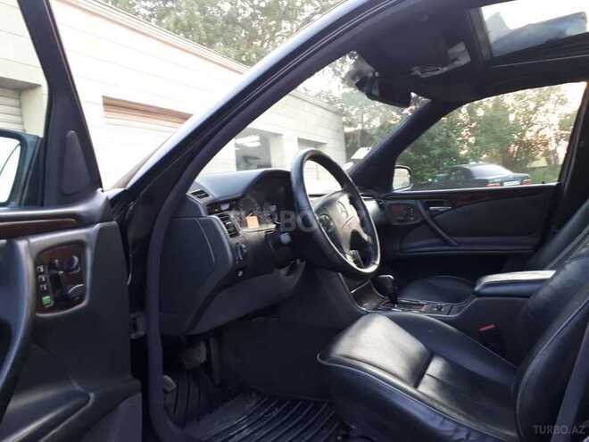 Mercedes E 320 2001, 168,700 km - 3.2 л - Bakı