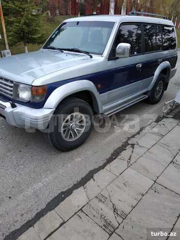 Mitsubishi Pajero 1992, 316,000 km - 0.3 l - Quba