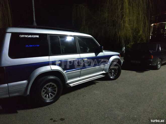 Mitsubishi Pajero 1992, 316,000 km - 0.3 l - Quba