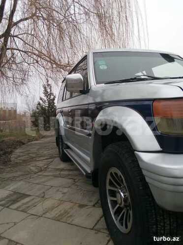 Mitsubishi Pajero 1992, 316,000 km - 0.3 l - Quba