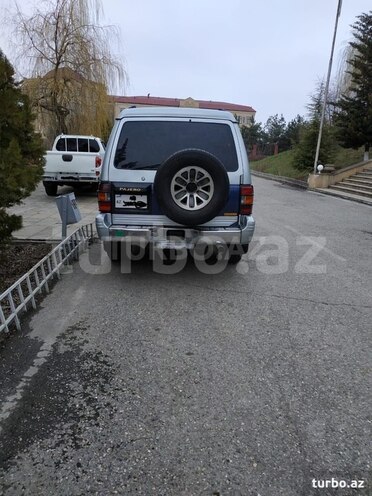 Mitsubishi Pajero 1992, 316,000 km - 0.3 l - Quba