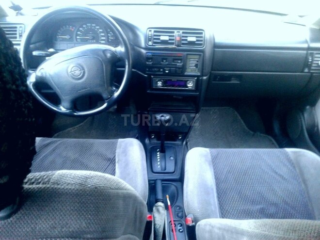 Opel Vectra 1994, 240,000 km - 2.0 л - Bakı