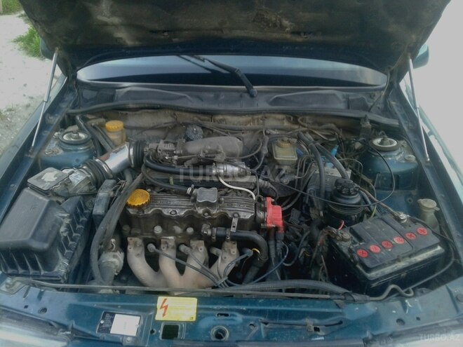 Opel Vectra 1994, 240,000 km - 2.0 л - Bakı