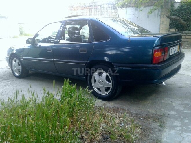 Opel Vectra 1994, 240,000 km - 2.0 л - Bakı