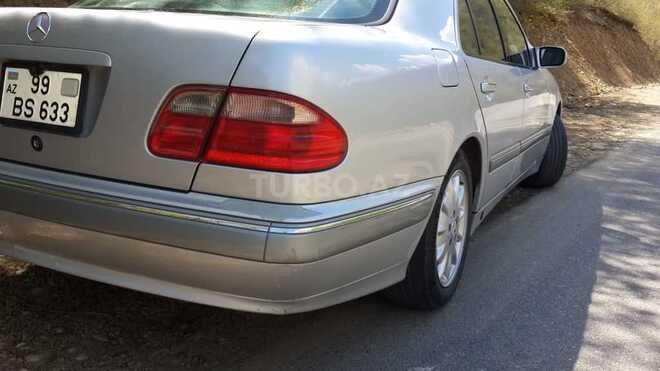 Mercedes E 240 2001, 235,000 km - 2.6 l - Bakı