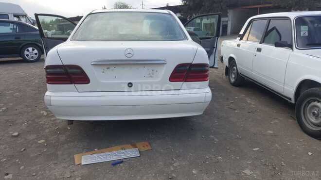 Mercedes E 220 1995, 275,000 km - 2.2 l - Gəncə