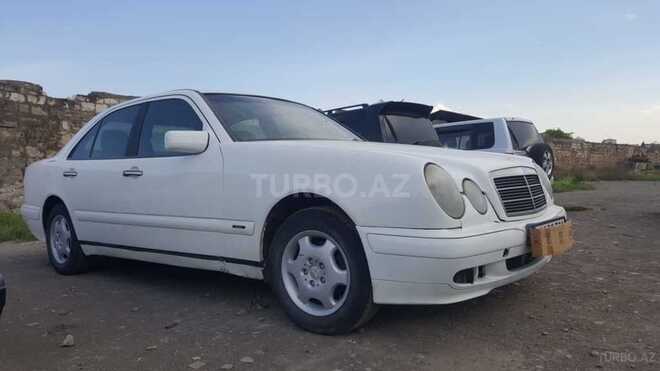 Mercedes E 220 1995, 275,000 km - 2.2 l - Gəncə