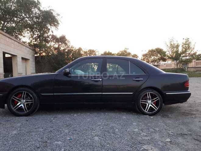 Mercedes E 320 2001, 180,000 km - 3.2 l - Kürdəmir