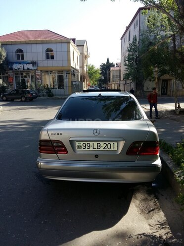 Mercedes E 280 2000, 363,000 km - 2.8 l - Bakı
