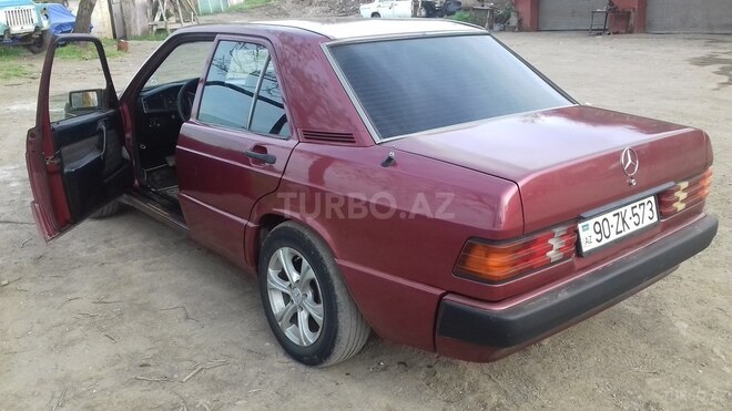 Mercedes 190 1992, 172,000 km - 2.0 l - Lerik