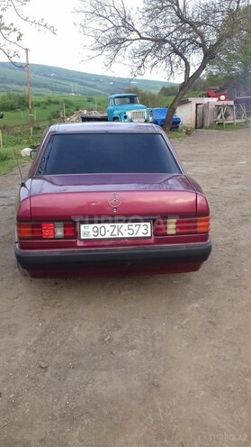 Mercedes 190 1992, 172,000 km - 2.0 l - Lerik
