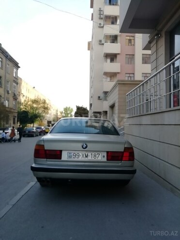 BMW 525 1988, 321,551 km - 2.5 л - Bakı
