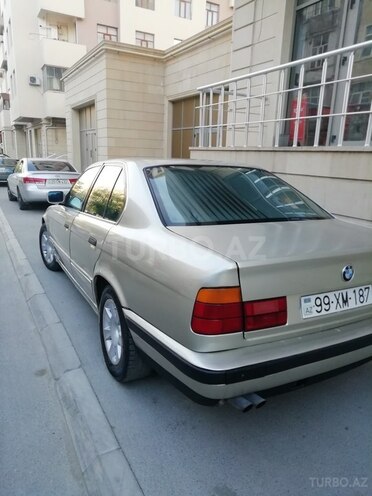 BMW 525 1988, 321,551 km - 2.5 л - Bakı