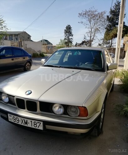 BMW 525 1988, 321,551 km - 2.5 л - Bakı
