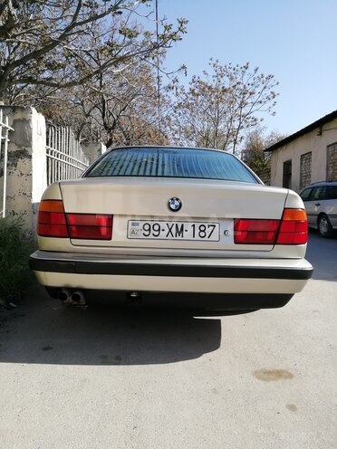 BMW 525 1988, 321,551 km - 2.5 л - Bakı