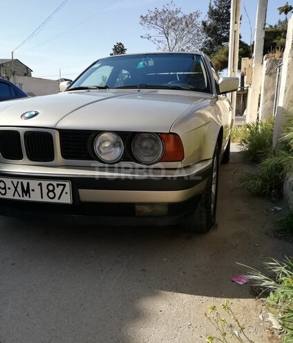 BMW 525 1988, 321,551 km - 2.5 л - Bakı