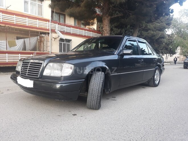Mercedes E 220 1994, 340,000 km - 2.2 l - Sumqayıt