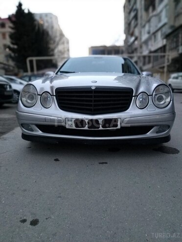 Mercedes E 220 2002, 279,550 km - 2.2 l - Bakı