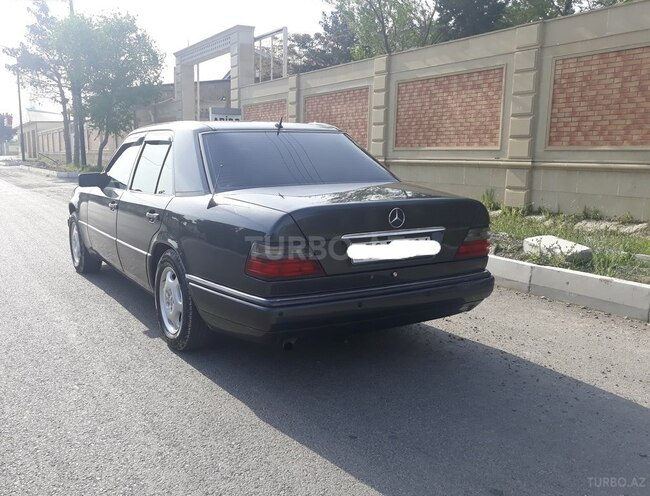 Mercedes E 220 1994, 340,000 km - 2.2 l - Sumqayıt
