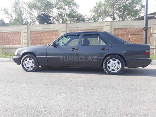 Mercedes E 220 1994, 340,000 km - 2.2 l - Sumqayıt