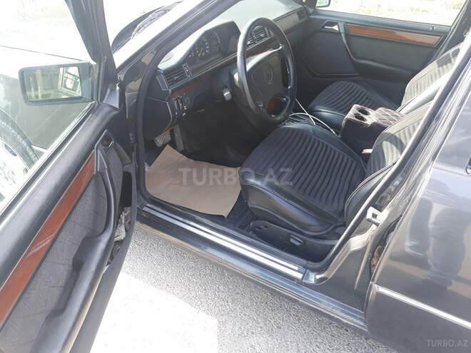 Mercedes E 220 1994, 340,000 km - 2.2 l - Sumqayıt