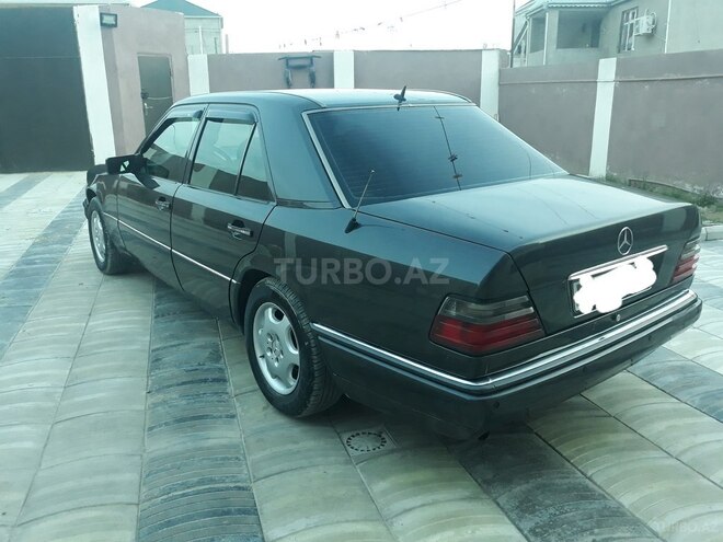 Mercedes E 220 1994, 340,000 km - 2.2 l - Sumqayıt