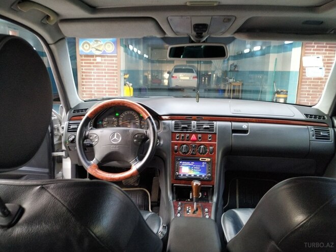 Mercedes E 320 2001, 238,000 km - 3.2 l - Bakı