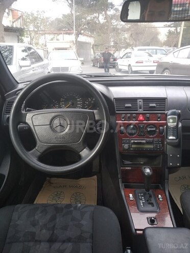 Mercedes C 200 1997, 332,000 km - 2.0 л - Bakı