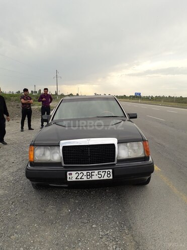 Mercedes E 250 1993, 460,000 km - 2.5 l - Bakı