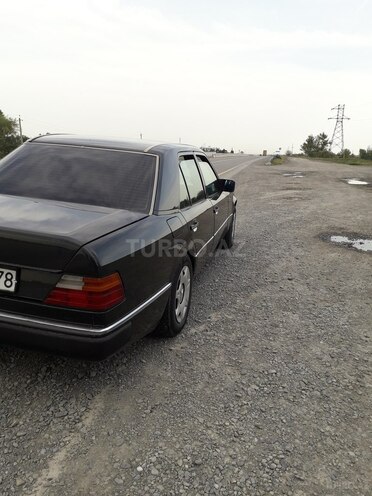 Mercedes E 250 1993, 460,000 km - 2.5 l - Bakı